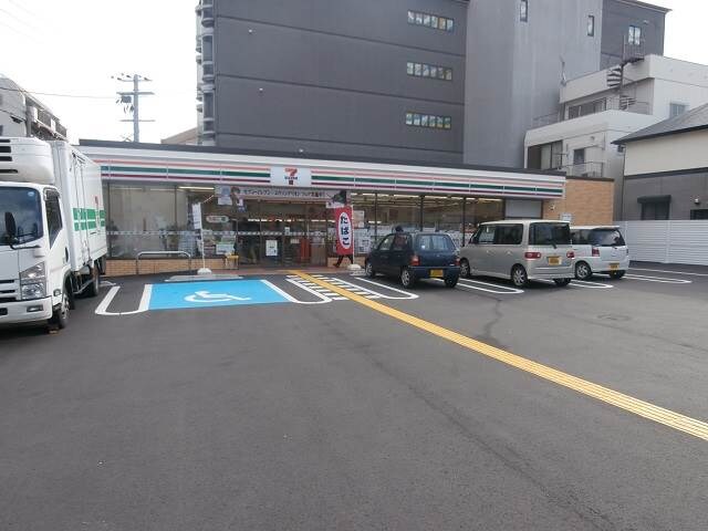 セブンイレブン和歌山友田町４丁目店様(コンビニ)まで199m きのくに線・紀勢本線/和歌山駅 徒歩5分 9階 築16年