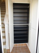  阪和線・羽衣線/紀伊駅 バス10分中黒北下車:停歩5分 2階 築8年