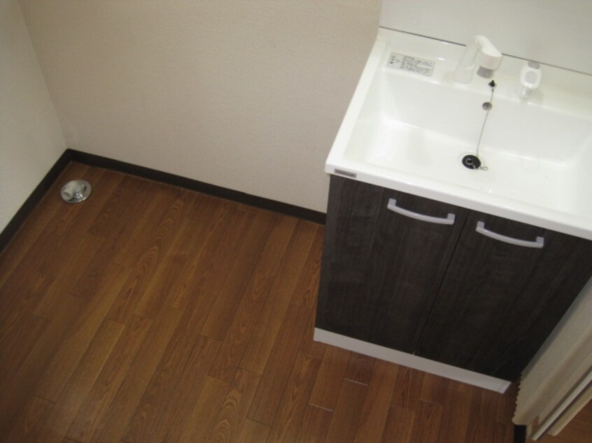 同仕様 阪和線・羽衣線/紀伊駅 バス15分中迫下車:停歩7分 1階 築34年