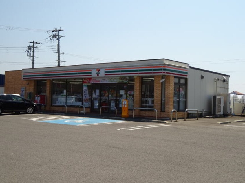 セブンイレブン 和歌山マリーナ入口店様(コンビニ)まで679m 阪和線・羽衣線/和歌山駅 バス21分布引下車:停歩6分 2階 築7年