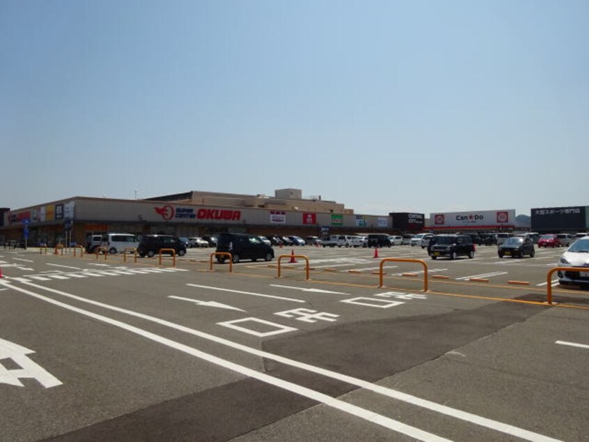 ゼビオセントラルシティ和歌山店様まで377m 阪和線・羽衣線/和歌山駅 バス15分南小雑賀下車:停歩7分 1階 築23年