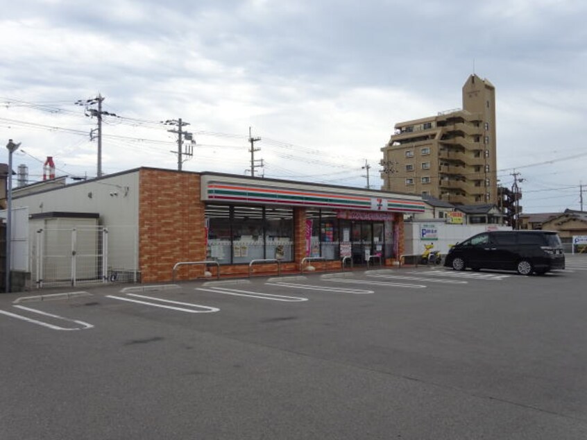 セブンイレブン 和歌山松江北店(コンビニ)まで822m 南海加太線/中松江駅 徒歩7分 2階 築5年