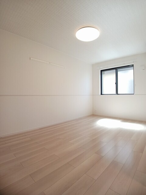  阪和線・羽衣線/紀伊駅 バス9分山村（和歌山県）下車:停歩6分 1階 築1年