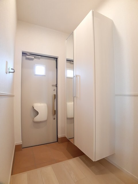  阪和線・羽衣線/紀伊駅 バス9分山村（和歌山県）下車:停歩6分 1階 築1年