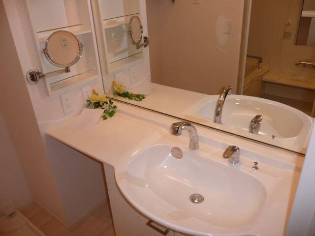  阪和線・羽衣線/和歌山駅 バス11分津屋下車:停歩1分 1階 築13年