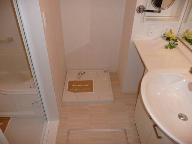  阪和線・羽衣線/和歌山駅 バス11分津屋下車:停歩1分 1階 築13年