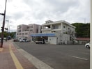 ローソン 海南船尾店様(コンビニ)まで1230m きのくに線・紀勢本線/黒江駅 バス17分浜の宮下車:停歩3分 2階 築5年
