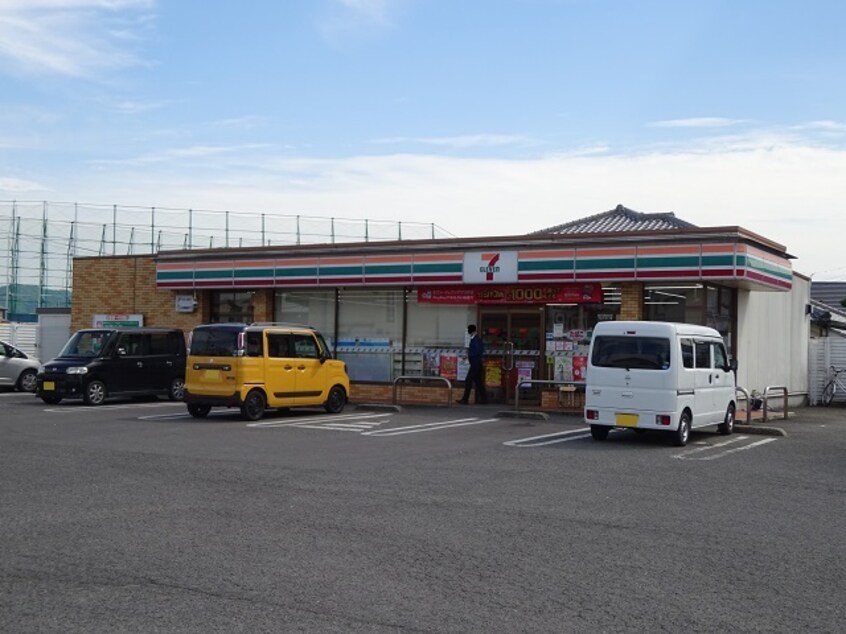 セブンイレブン 紀の川下井阪店様(コンビニ)まで677m 和歌山線/下井阪駅 徒歩8分 1階 築22年
