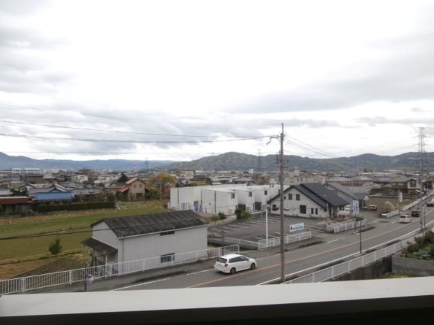  和歌山線/岩出駅 バス20分中黒団地下車:停歩2分 3階 築13年