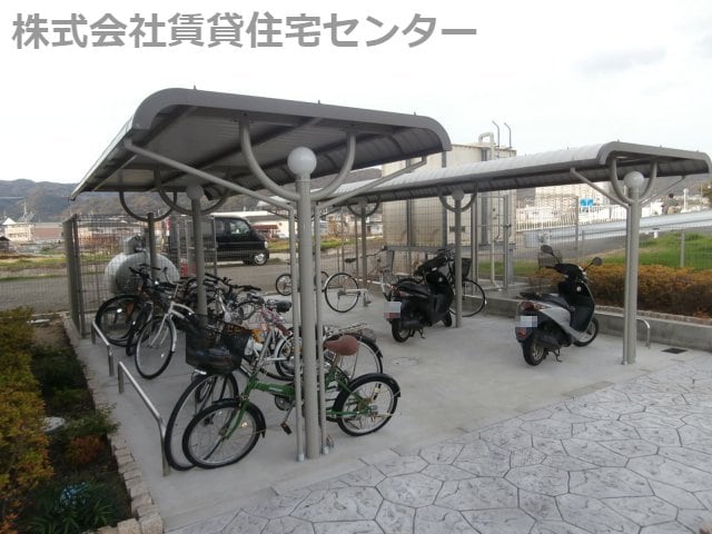  和歌山線/岩出駅 バス20分中黒団地下車:停歩2分 3階 築13年