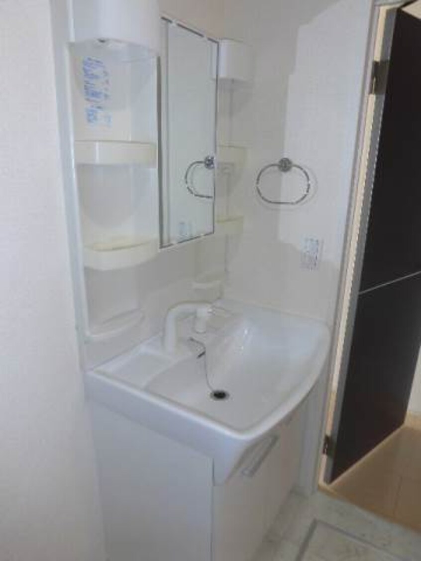  和歌山線/田井ノ瀬駅 徒歩3分 1階 築16年