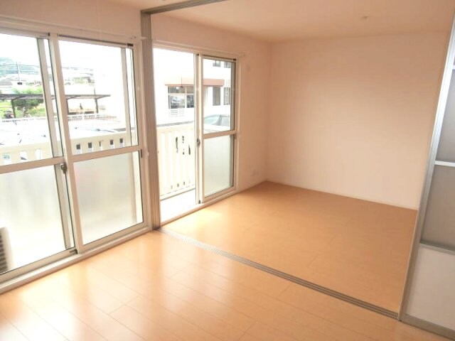 同仕様 阪和線・羽衣線/和歌山駅 バス11分南中島下車:停歩11分 1階 築16年