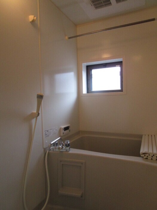  阪和線・羽衣線/和歌山駅 バス30分浜の宮下車:停歩2分 2階 築21年