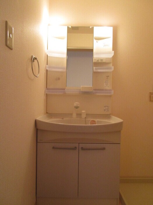  阪和線・羽衣線/和歌山駅 バス30分浜の宮下車:停歩2分 2階 築21年