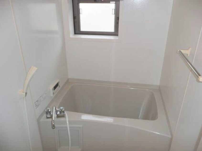  阪和線・羽衣線/和歌山駅 バス30分浜の宮下車:停歩2分 2階 築21年