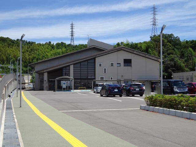 東部コミュニティセンターまで1262m 和歌山電鉄貴志川線/岡崎前駅 徒歩10分 2階 築16年