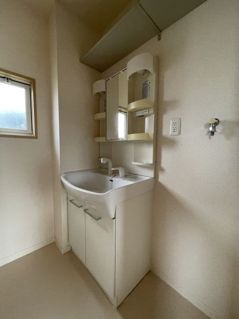  南海本線/和歌山市駅 バス15分栗栖下車:停歩4分 1階 築16年