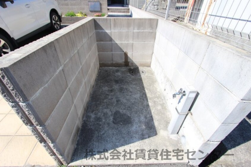  阪和線・羽衣線/六十谷駅 バス11分楠見行者前下車:停歩2分 1階 築12年