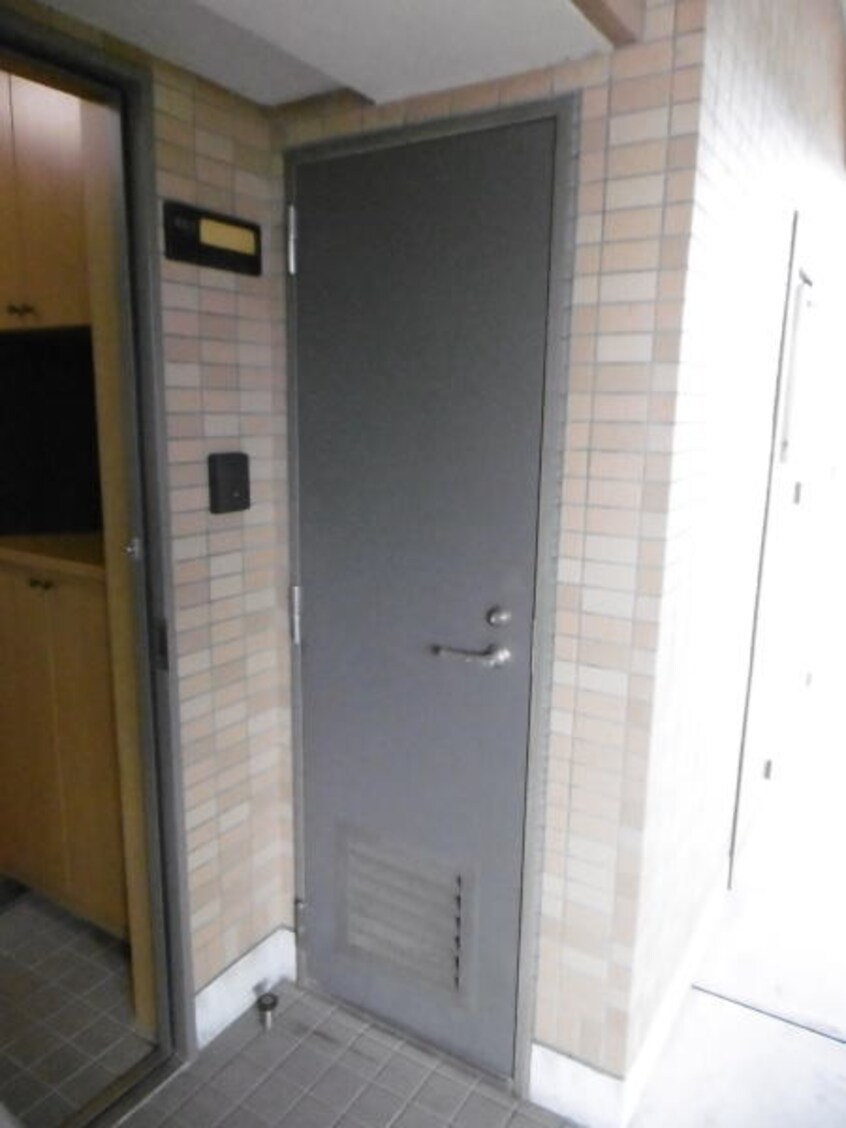 同仕様 阪和線・羽衣線/紀伊駅 バス15分西安上下車:停歩8分 3階 築24年