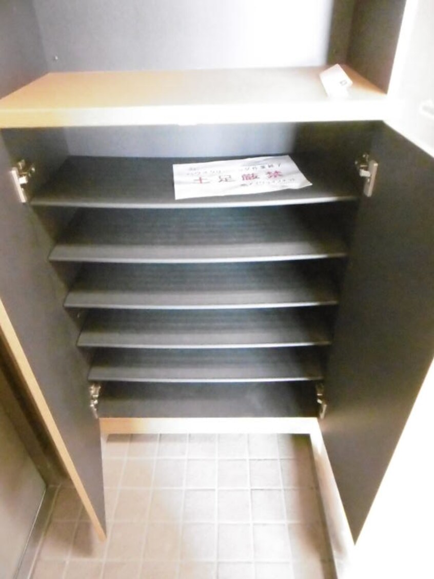 同仕様 阪和線・羽衣線/紀伊駅 バス15分西安上下車:停歩8分 3階 築24年