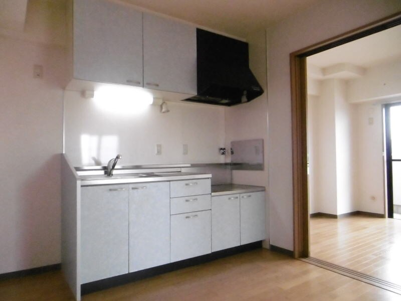 同仕様 阪和線・羽衣線/紀伊駅 バス15分西安上下車:停歩8分 3階 築24年