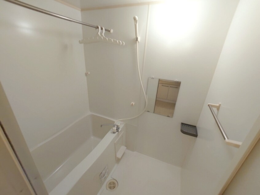  阪和線・羽衣線/六十谷駅 バス12分楠見行者前下車:停歩3分 1階 築20年