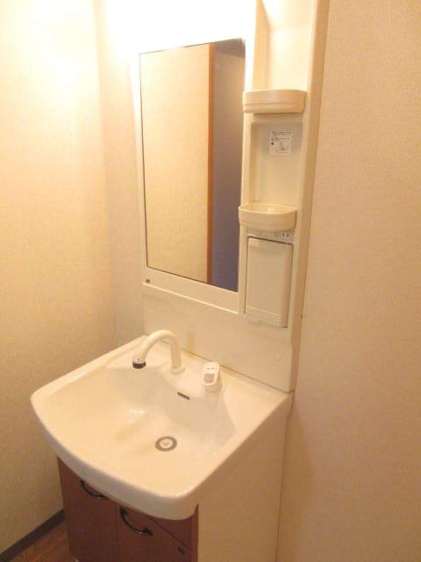  和歌山線/紀伊小倉駅 徒歩6分 2階 築17年