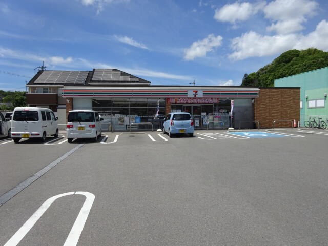 セブンイレブン 貴志川町長山店(コンビニ)まで1558m 和歌山電鉄貴志川線/甘露寺前駅 徒歩18分 2階 築17年