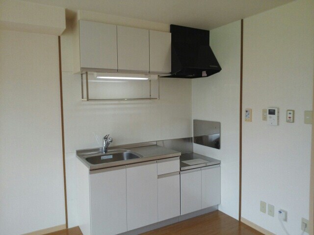  阪和線・羽衣線/紀伊駅 バス10分山村下車:停歩5分 2階 築30年