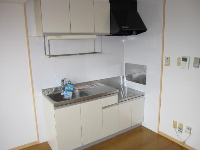  阪和線・羽衣線/紀伊駅 バス10分山村下車:停歩5分 2階 築30年