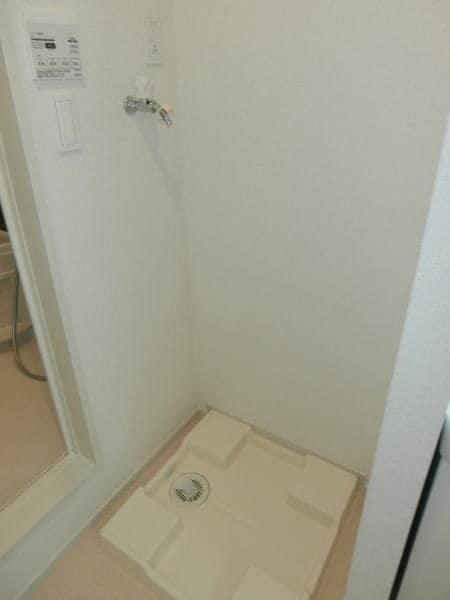 同仕様 阪和線・羽衣線/紀伊駅 バス15分相谷西下車:停歩4分 1階 築7年