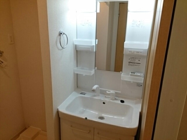  阪和線・羽衣線/紀伊駅 バス15分相谷西下車:停歩4分 1階 築7年