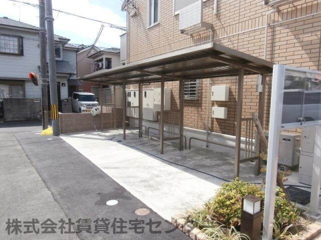  阪和線・羽衣線/和歌山駅 バス6分秋月下車:停歩10分 1-2階 築8年