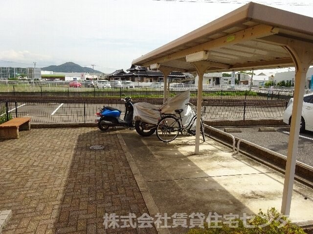  阪和線・羽衣線/紀伊駅 バス21分川永西口下車:停歩17分 1階 築16年