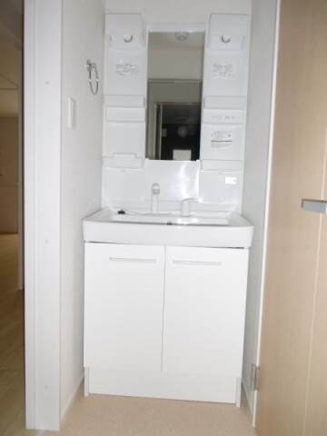  阪和線・羽衣線/紀伊駅 バス15分相谷西下車:停歩3分 1階 築8年