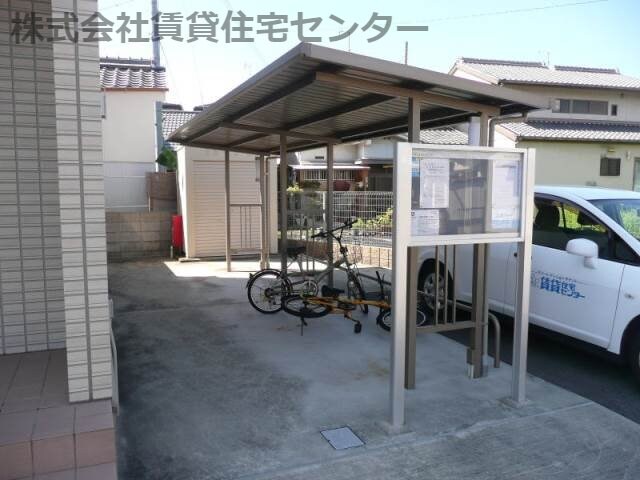  阪和線・羽衣線/和歌山駅 バス17分高松下車:停歩6分 1-2階 築11年