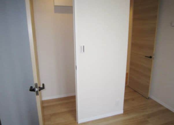 ウォークインクローゼット 和歌山線/岩出駅 徒歩33分 2階 1年未満