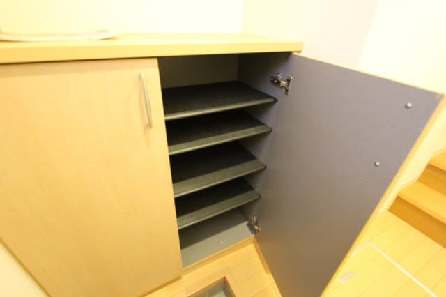  和歌山線/岩出駅 バス8分中黒西下車:停歩3分 2階 築15年