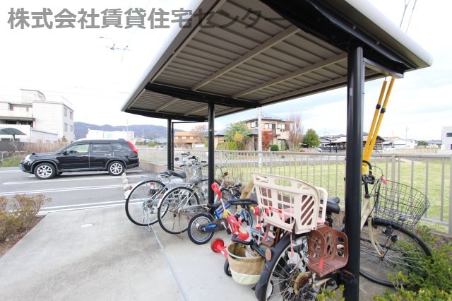  和歌山線/岩出駅 バス8分中黒西下車:停歩3分 2階 築15年