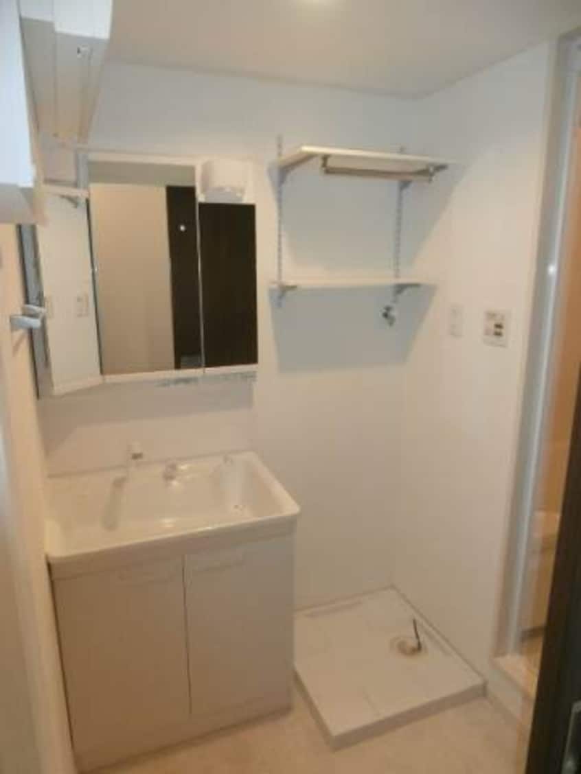  阪和線・羽衣線/紀伊駅 バス8分池の川下車:停歩1分 1階 築9年