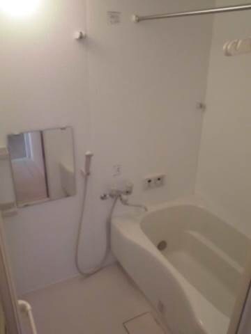  南海本線/和歌山市駅 バス25分西浜下車:停歩5分 1階 築15年