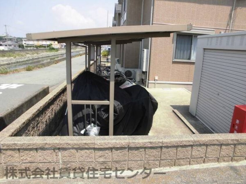  南海本線/和歌山市駅 バス25分西浜下車:停歩5分 1階 築15年