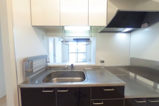  南海本線/和歌山市駅 バス13分堀止下車:停歩4分 1階 築13年