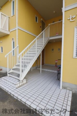  阪和線・羽衣線/紀伊駅 バス15分中迫下車:停歩5分 1階 築35年