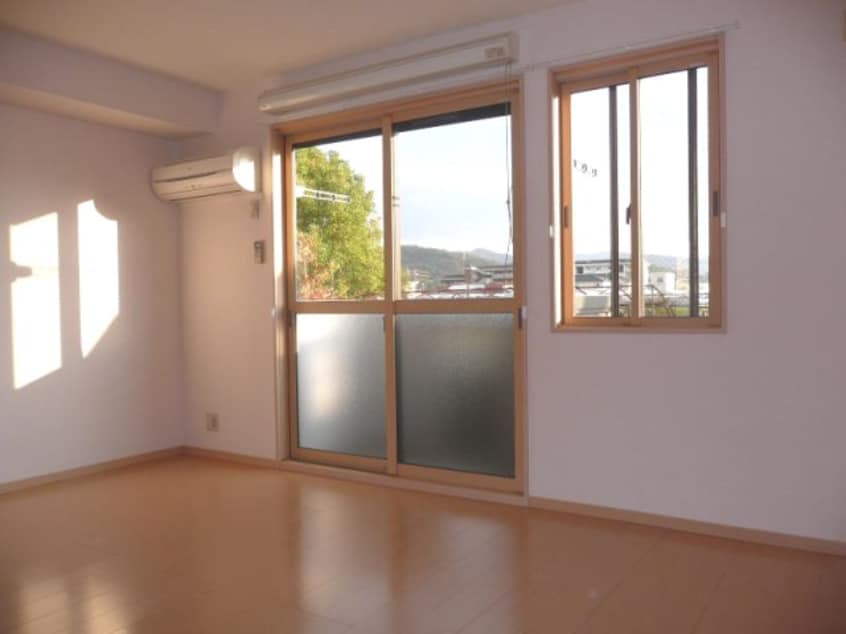  きのくに線・紀勢本線/紀三井寺駅 バス2分名草小学校前下車:停歩6分 1階 築20年