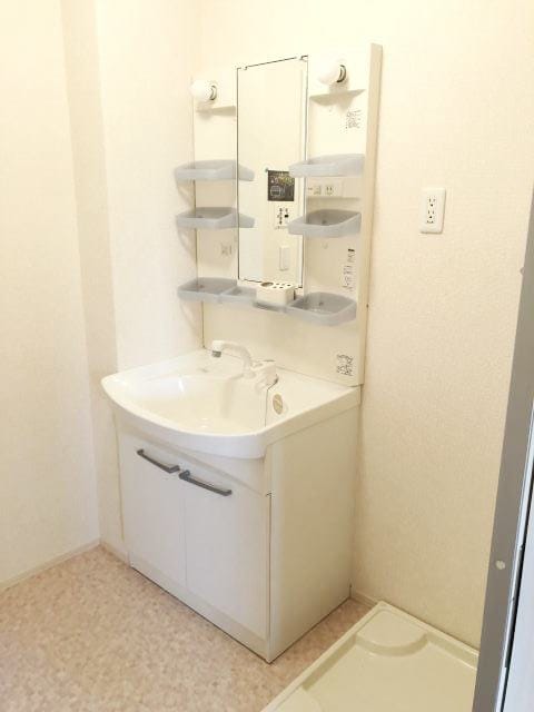  阪和線・羽衣線/和歌山駅 バス15分南中島下車:停歩5分 2階 築17年