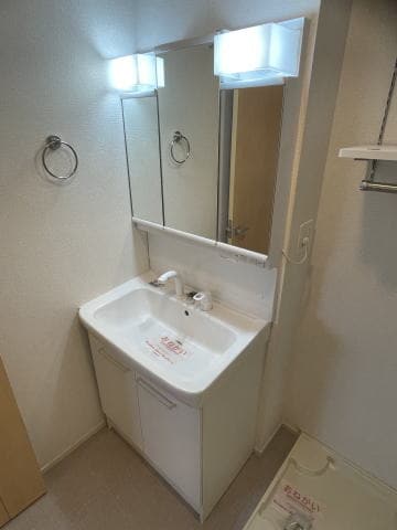  きのくに線・紀勢本線/和歌山市駅 バス30分養翠園前下車:停歩4分 1階 築4年