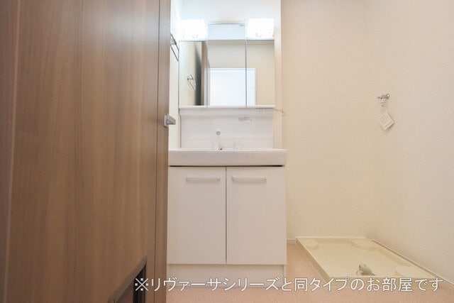 同仕様 和歌山線/下井阪駅 徒歩13分 2階 築3年