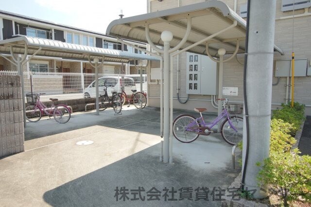  和歌山線/布施屋駅 徒歩15分 1階 築13年