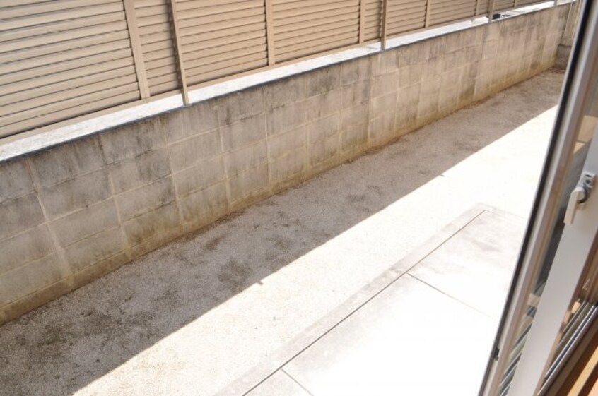 同仕様：専用庭 南海本線/和歌山市駅 バス25分大浦下車:停歩5分 1階 築19年